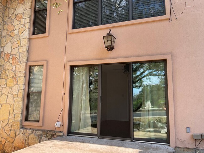 Building Photo - ***2 Bedroom 3 Bathroom Townhome for Lease in Horseshoe Bay, TX.***