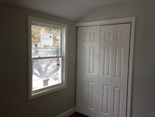 Building Photo - 47 Mayflower St