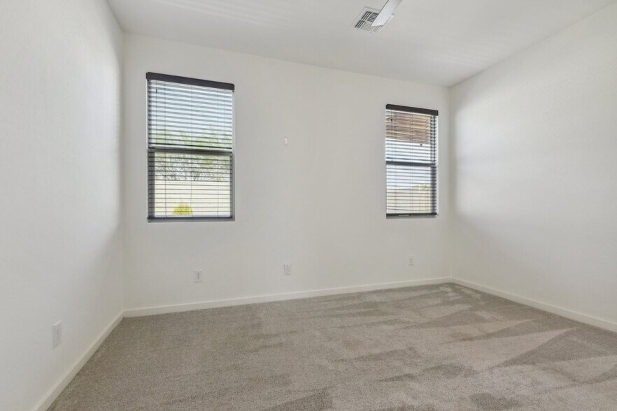 Building Photo - 18666 Puget Ave