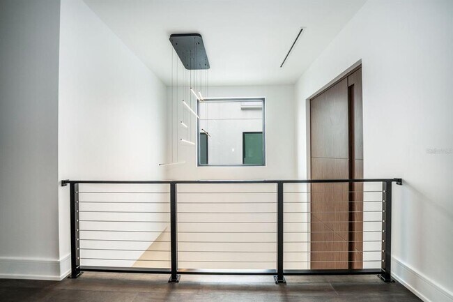 Building Photo - 3010 W Trilby Ave