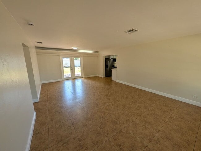 Building Photo - Spacious 3BR Rental with Outdoor Living Space
