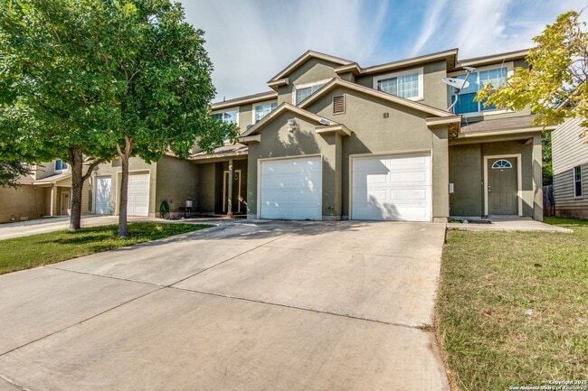 Primary Photo - Beautiful Town Home in the Heart of San An...