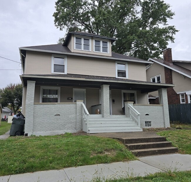 Building Photo - 646 N Freedom Ave
