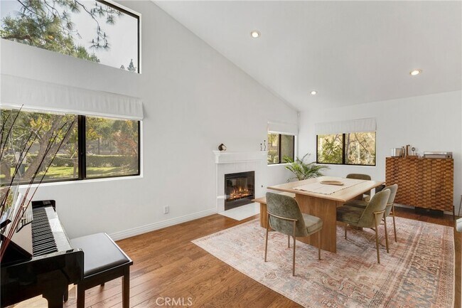 Building Photo - 26120 Alizia Canyon Dr