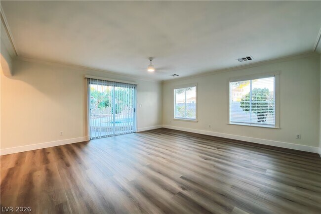 Building Photo - 443 Compo Ave