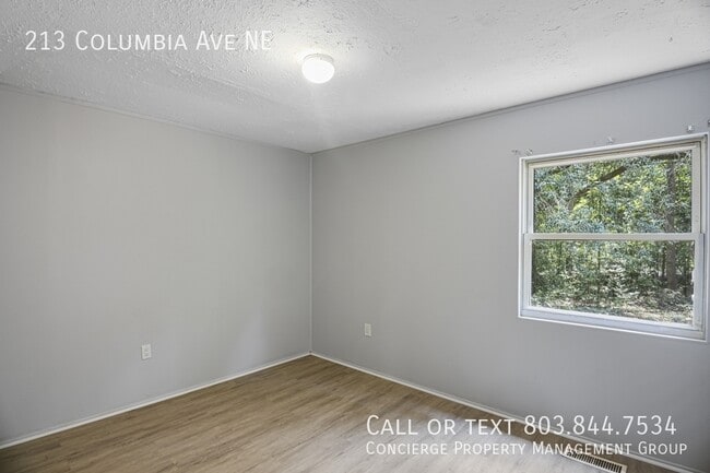 Building Photo - 213 Columbia Ave NE