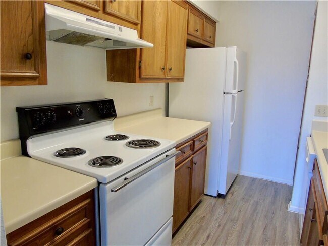 Building Photo - 10616 Mellow Meadows