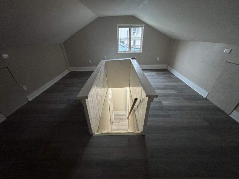 Building Photo - 631 Melwood Ave