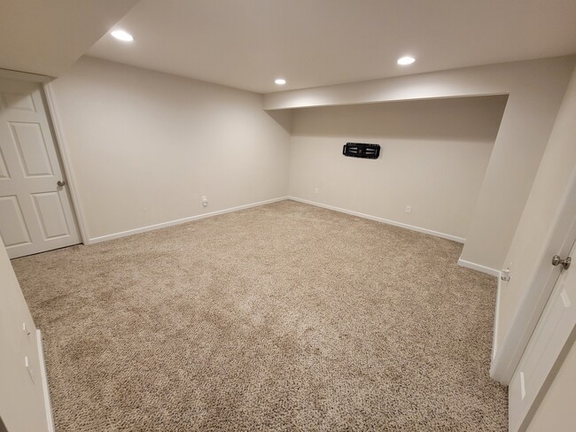 Building Photo - 5207 Footpath Ct
