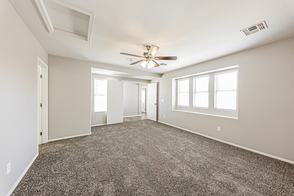 Building Photo - 514 N 112th Dr