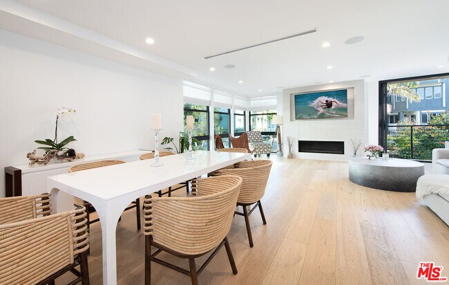 Building Photo - 5317 Pacific Ave