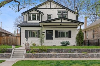 Building Photo - 2370 Elm St