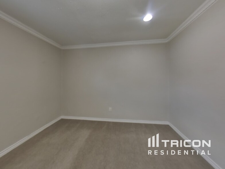Building Photo - 21114 Southern Colony Ct