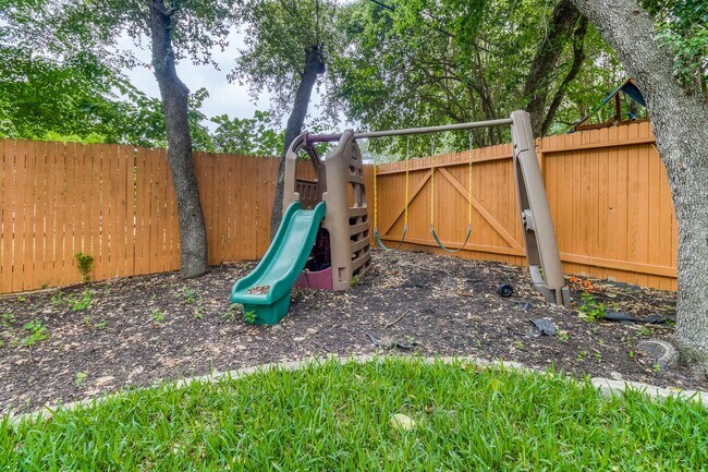 Building Photo - Beautiful Walker Ranch 2 Story Home. This location is fabulous, located off Bitters and Blanco