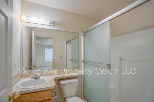 Building Photo - 11715 NE 31st St