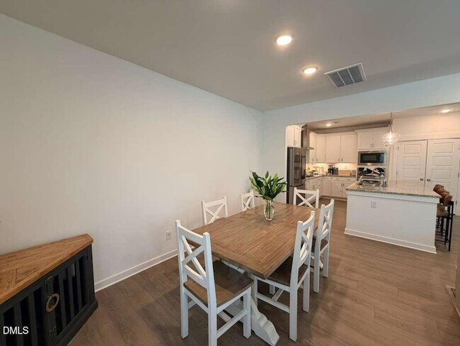 Building Photo - 2222 Bohan Ct