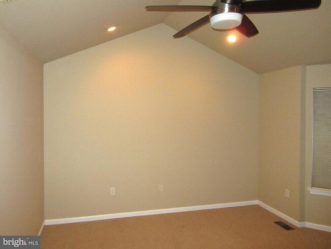 Building Photo - 103 Persimmon Pl