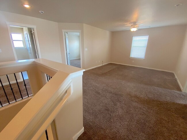 Building Photo - Gorgeous 4bed/3.5bath with 2 Master Bedrooms!