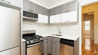 Building Photo - 2 bedroom in BROOKLYN NY 11206