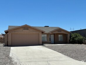 Building Photo - 3 Bedroom - 2 Bath Home