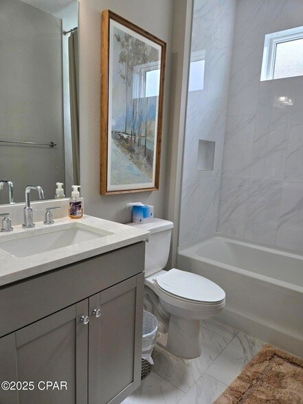 Building Photo - 8645 Weekend Dr