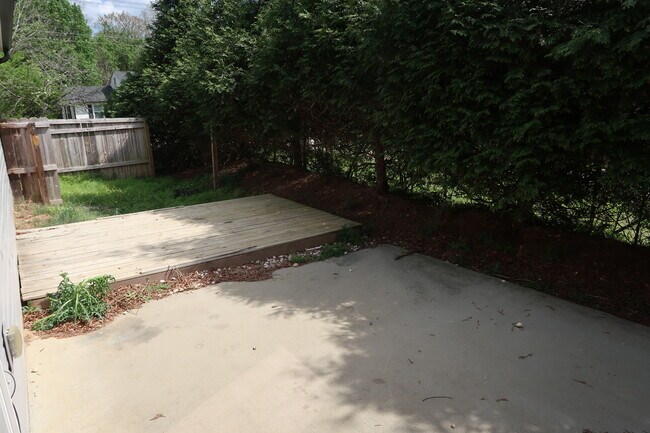 Building Photo - 210 Orch Pk Ln
