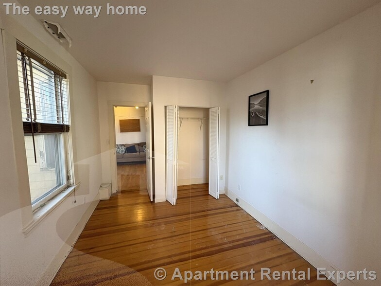 Building Photo - 339 Broadway