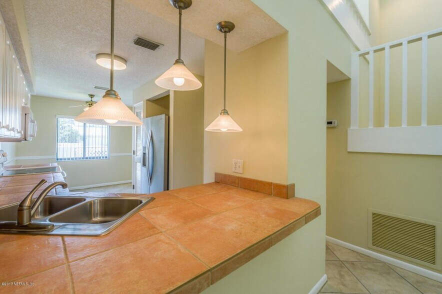 Building Photo - 172 La Pasada Cir S