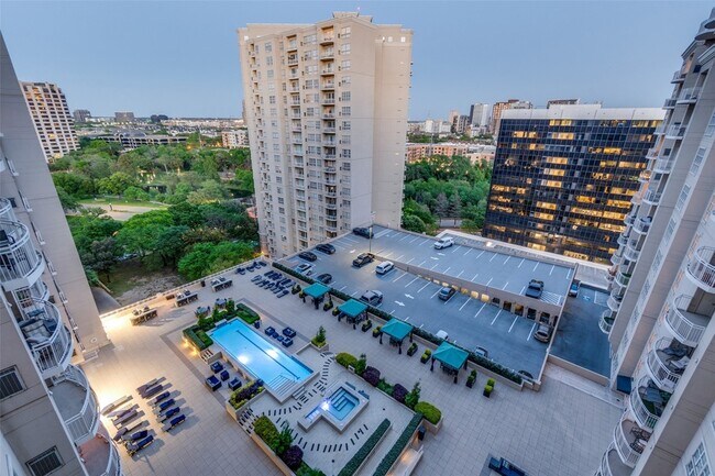 Building Photo - 3225 Turtle Creek Blvd