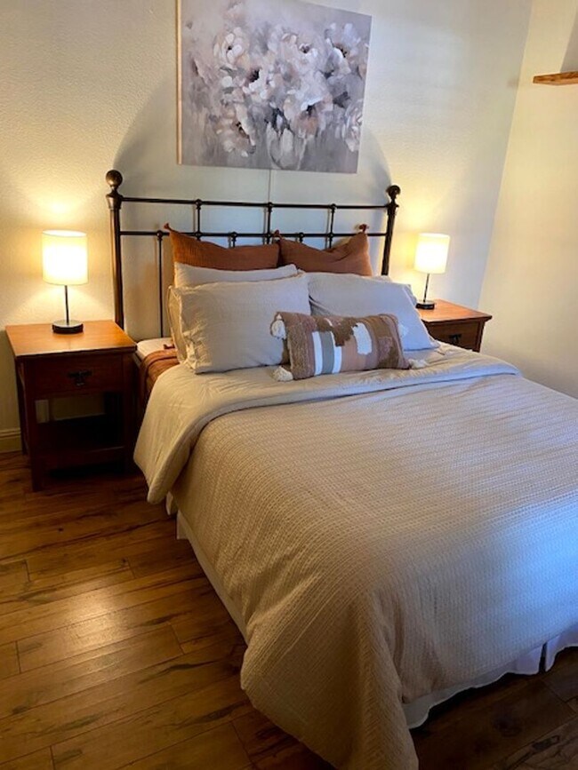 Building Photo - SUMMERLIN CONDO-FULLY FURNISHED, ALL UTILITIES INCLUDED!