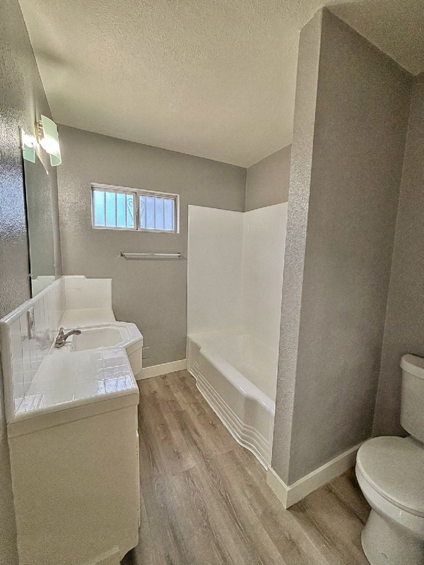 Building Photo - 528 W Magnolia St