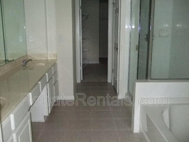 Building Photo - 11177 Castlemain Cir W