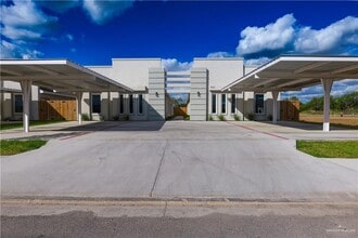 Building Photo - 15 Briggs Rd