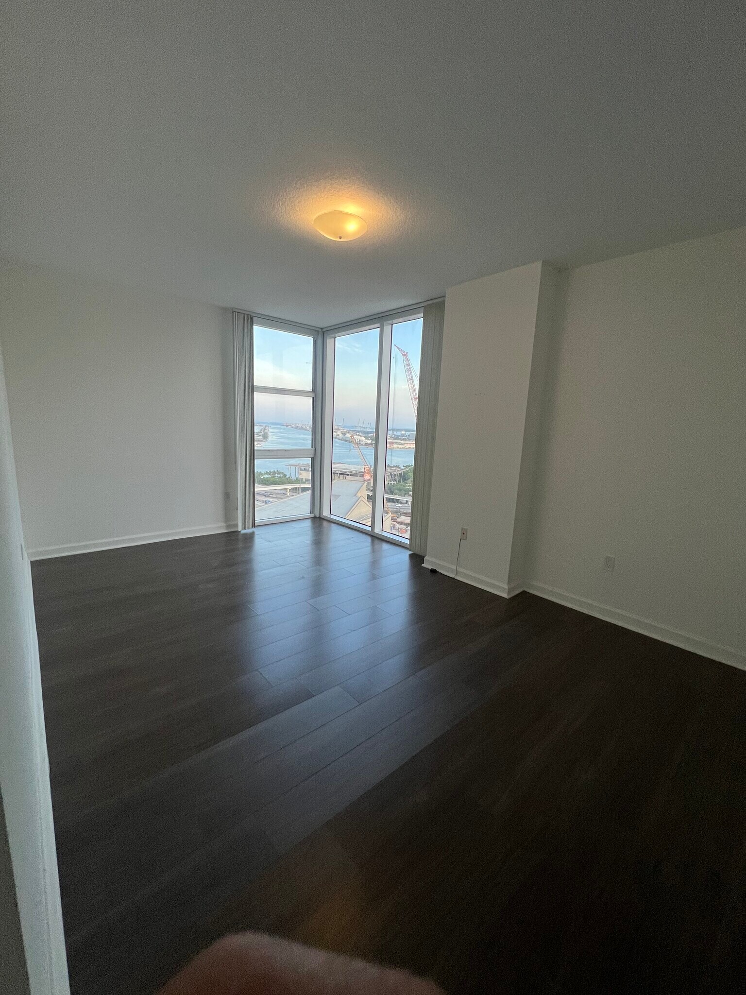 Building Photo - 1720 Bay Dr