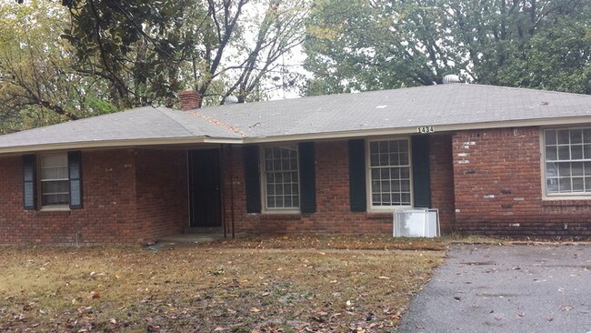 Building Photo - Feels like home-3 BR Brick