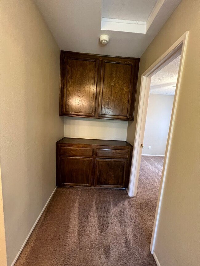 Building Photo - 4717 Tobin Rd