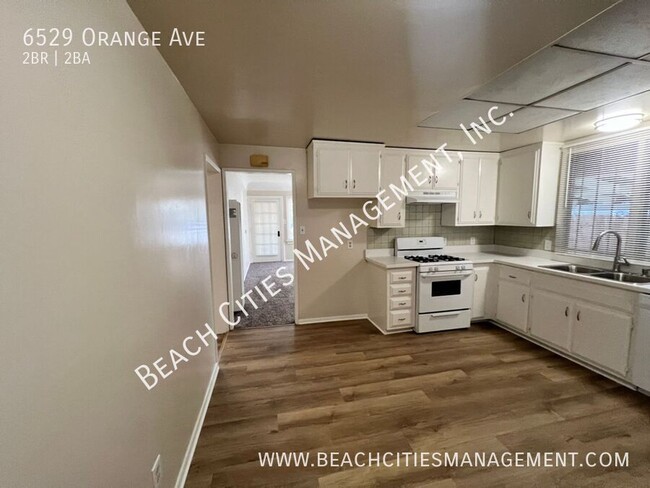 Building Photo - Large 2 Bedroom Home In North Long Beach