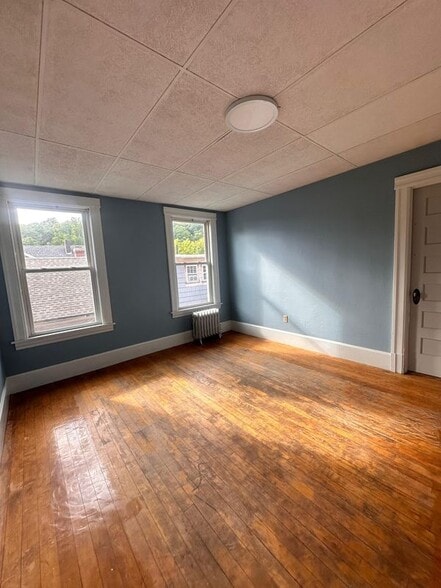 Building Photo - 144 Elm St