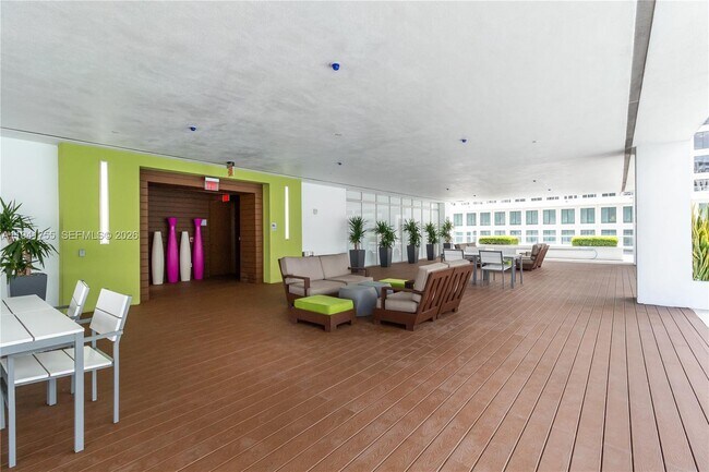 Building Photo - 55 SE 6th St