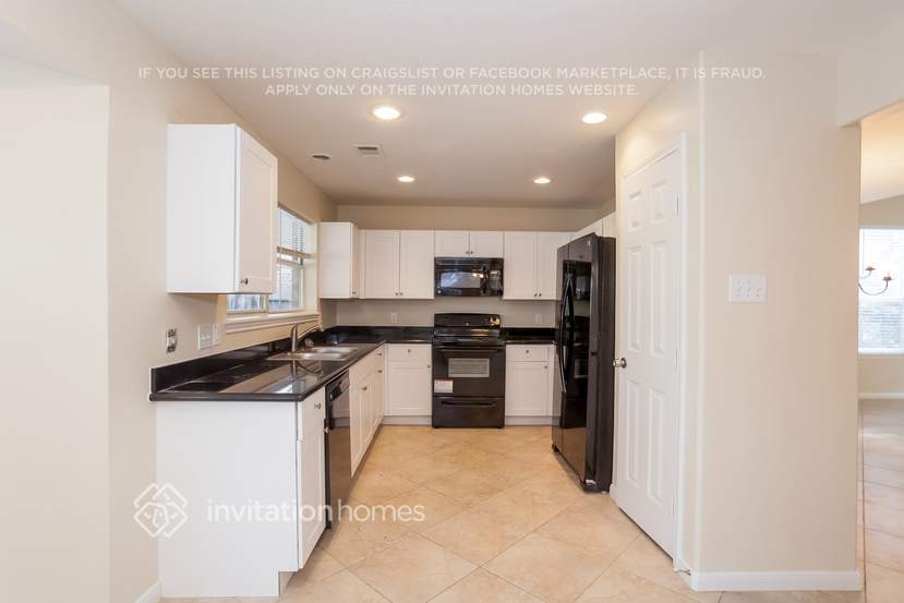 Building Photo - 20818 Whitevine Way