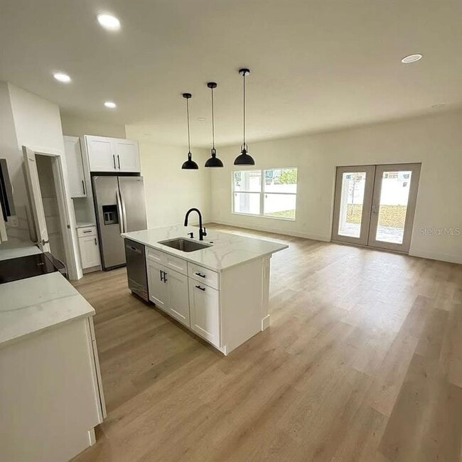 Building Photo - 13277 Center Ave