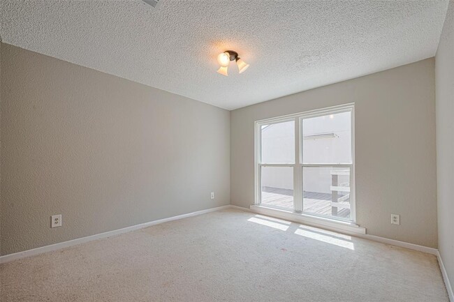 Building Photo - 6822 Stonewater