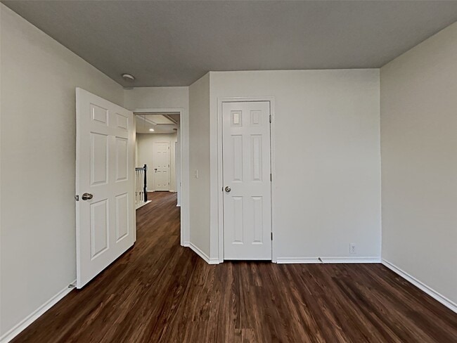 Building Photo - 2822 Woodspring Forest Dr