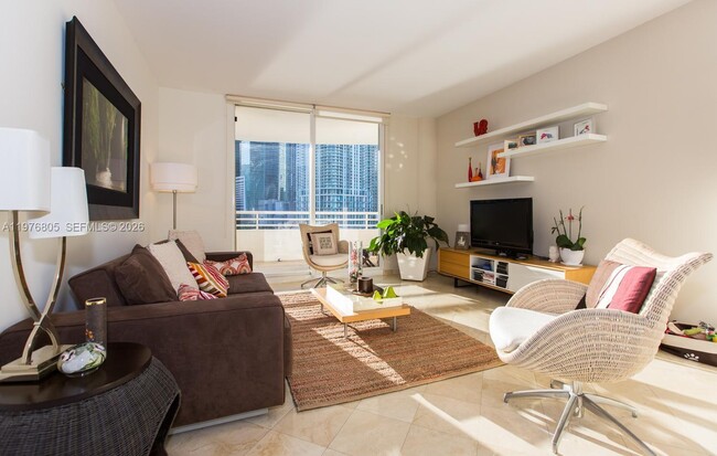 Building Photo - 888 Brickell Key Dr