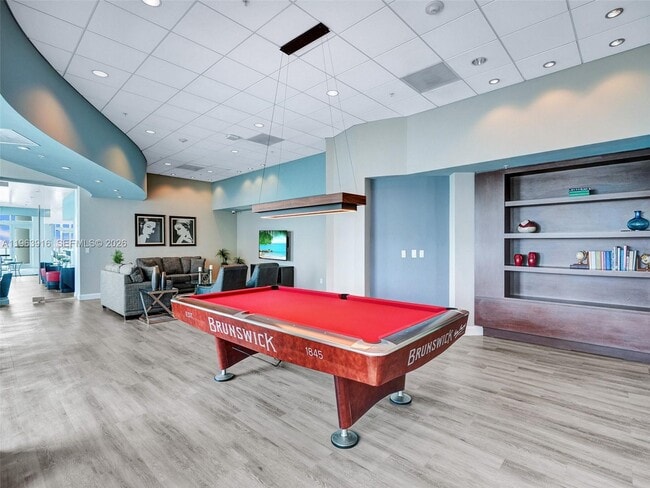 Building Photo - 300 S Biscayne Blvd