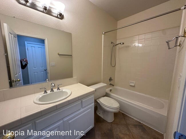 Building Photo - 4 br, 3 bath House - 25593 Crestfield Drive