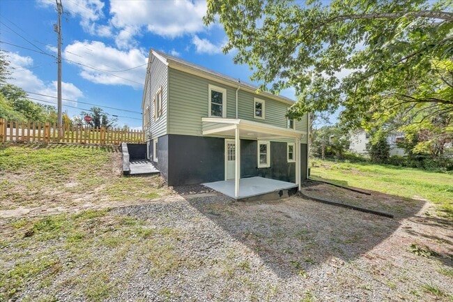 Building Photo - 109 Crestview Dr