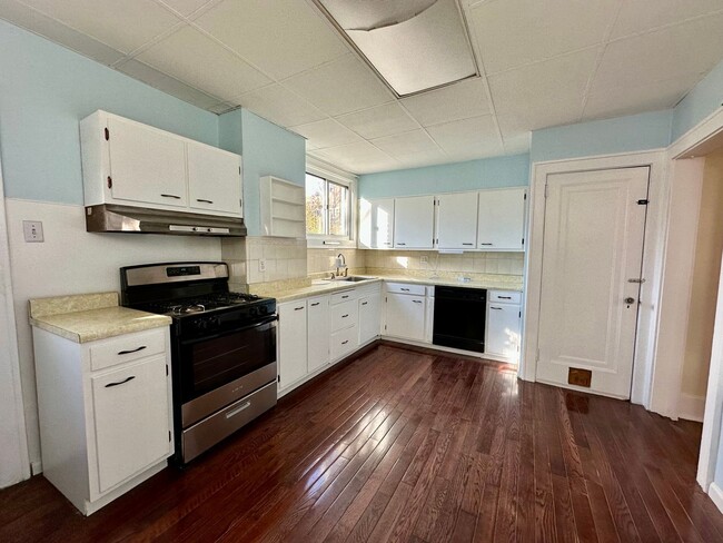 Building Photo - 3306 Shady Ave