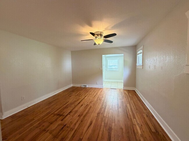 Building Photo - 1266 Osceola St