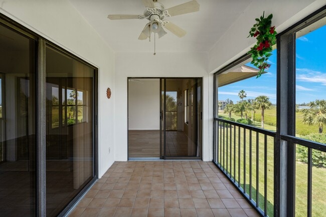 Building Photo - 6165 S Mirror Lake Dr